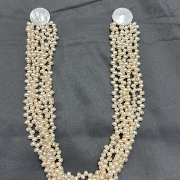 Salt Water Pearl Necklace
6 strand / 18 inches 
Magnetic mother of pearl clasp - Picture 4 of 7
